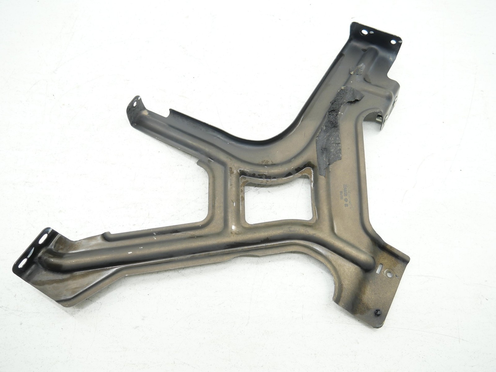 Used Rear Left Driver Quarter Radiator Bracket 2020-2023 Mclaren GT OEM