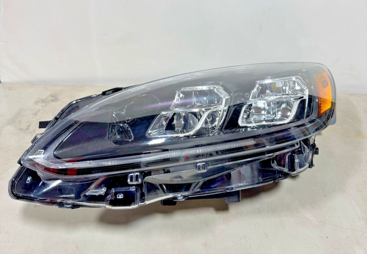 Genuine Ford OEM Left Side Halogen Headlight Assembly For 2013-2016 Escape (Driver's)