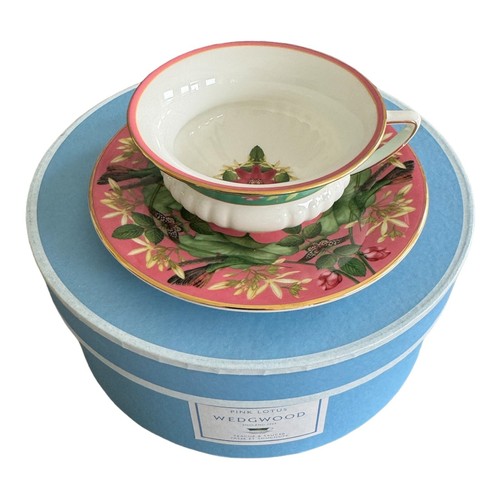 Juego de tazas de té y platillos Wedgwood Wanderlust rosa hueso de loto porcelana nuevo en caja - Imagen 1 de 8