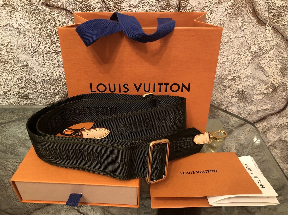 BNIB LOUIS VUITTON Multi Pochette Accessories Kaki Green BNIB LOUIS VUITTON Multi Pochette Accessories Kaki Green