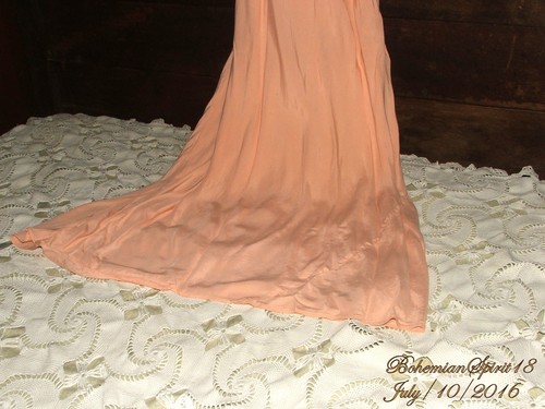ANTIQUE RARE VINTAGE 1940's PEACH NIGHTGOWN VERY LONG RAYON SZ MEDIUM LINGERIE - Picture 3 of 9
