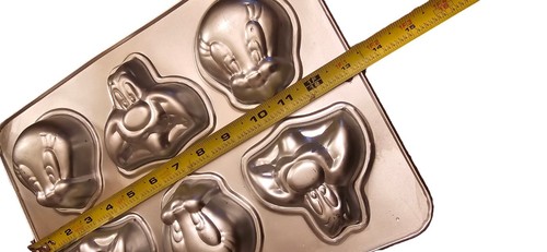 VTG 1994 Wilton Looney Tunes Muffin Pan Tweety Sylvester 6 Cup Cake Mold - Picture 6 of 8