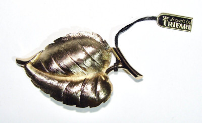 CROWN JEWELS BY TRIFARI KRUSSMAN FISHEL VINTAGE GOLD TONE LEAF BROOCH W/ TAG NEW