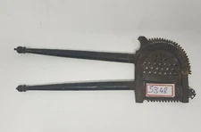 ANTIQUE 1900s IRON HAND CARVED MUGHAL JALI WORK BETEL NUT CUTTER / SAROTA NH5348