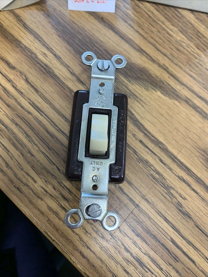 (8) Sylvania 3403-i side wired switches - Image 4 of 4