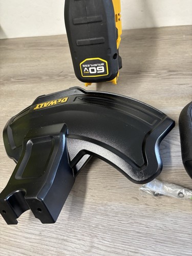DeWalt 60V Flexvolt Brushless 17" String Trimmer (DCST972)(TOOL ONLY) - Picture 5 of 8