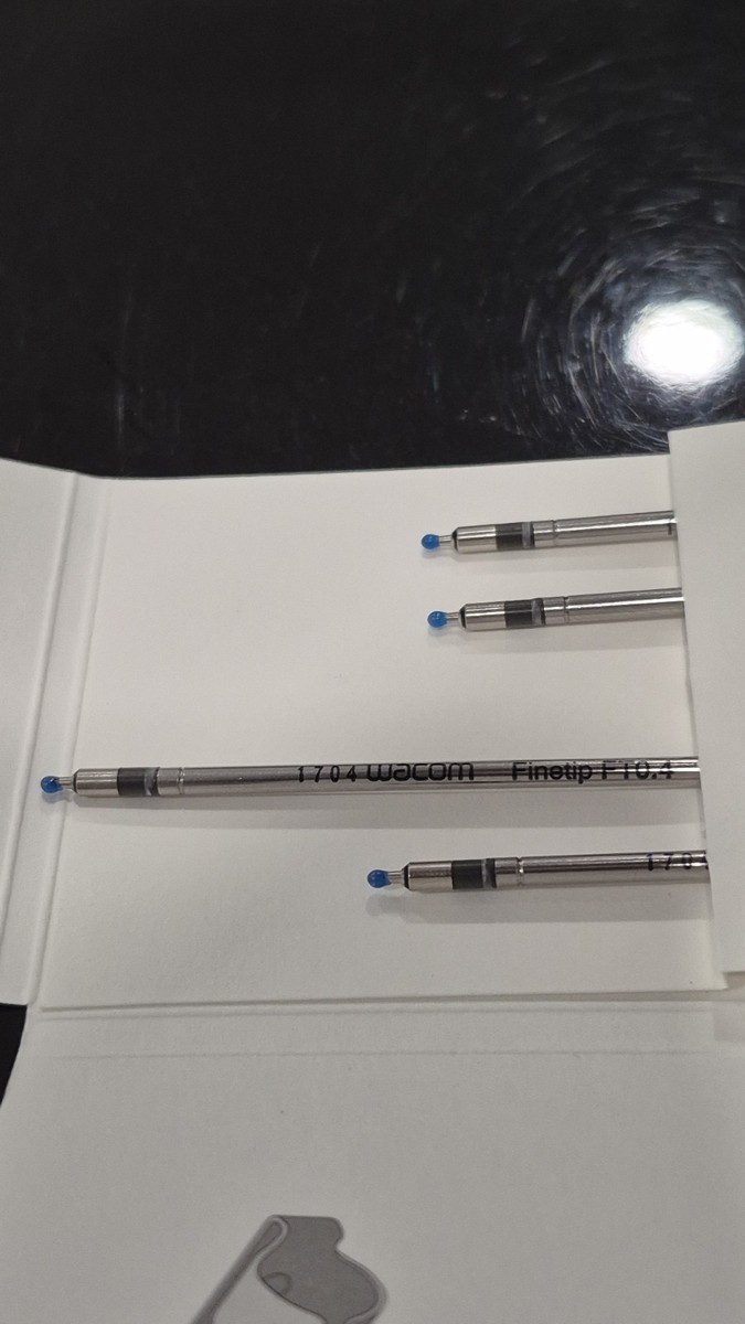 Wacom KP13200D Fine tip Pen with Refills 4 Total Refills | eBay