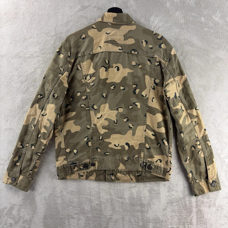 Chaqueta de Camionero Levi’s Premium Postre Camuflada Para Hombre Talla Mediana Verde Denim Utilitaria Foto 2 de 4