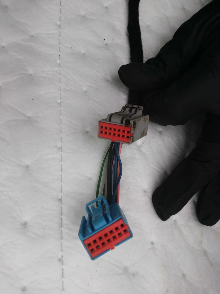 2011 Volvo 70 Series Right Door Mirror Assembly White OEM 138522 SCUFFED Foto 2 de 4