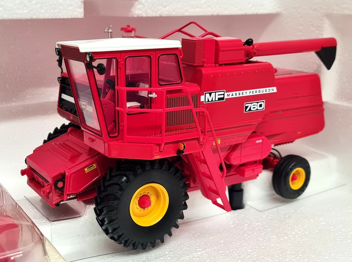 Combine Harvester Lego Massey Ferguson 135 UH 1/32 Massey Ferguson