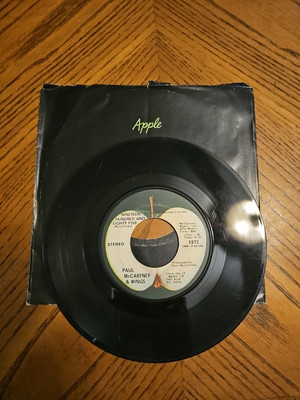 Paul McCartney & Wings Band On The Run / Nineteen Hundred Eighty Five 45 Single