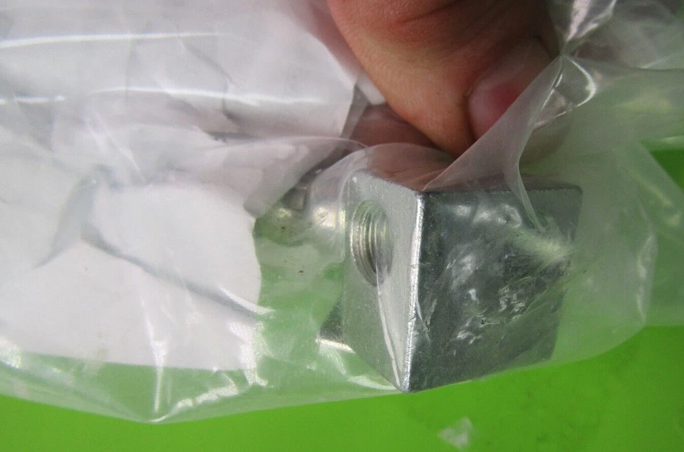 Rear center brake hose 78-38813 Ford bronco '89-'90  Ford explorer '91-'94 - Image 3 of 4