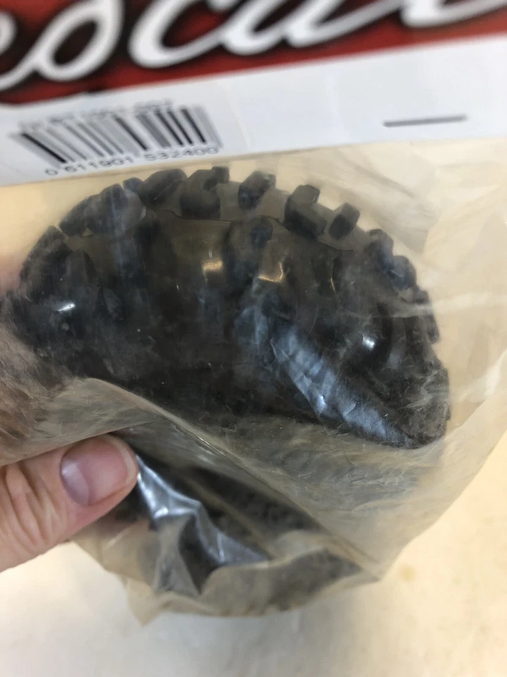 Redcat Racing BT1001-007 Crawler Tires Mounted On Rims - Image 3 of 4