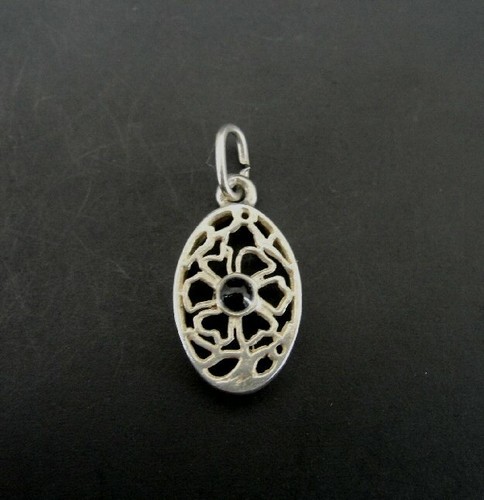 Pendant Silver Flower with Black Stone Sterling Silver 925 Dainty Pendant - Picture 4 of 5