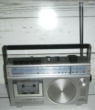 Vintage Magnavox D7200 2 band Radio Cassette Recorder