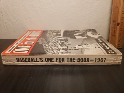 1967 The Sporting News Baseball - Official Records One For The Book: Willie Mays - Picture 2 of 5