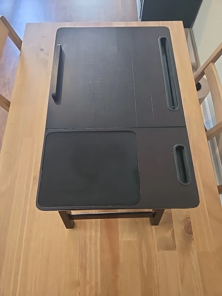 Bandeja para portátil con alfombrilla de ratón y cajón - ranuras para teléfono y tableta patas plegables de madera roja Foto 4 de 4