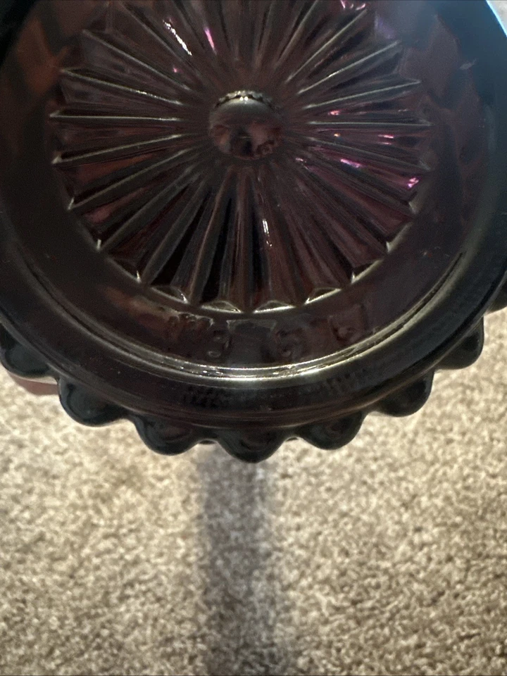 Decantador de vidrio amatista púrpura Jim Beam 1967 vintage con tapón 12" de alto vacío  Foto 2 de 3