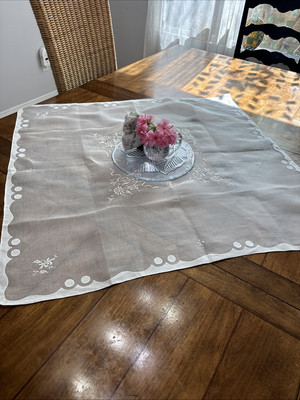 Vintage Madeira Orgabdy Hand Appliqué&  Embroidered  Doilies, White 35x34