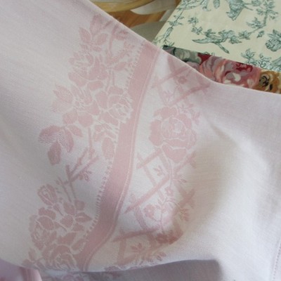 L' JACQUARD FRANCAIS 113'' PINK/ROSE TABLECLOTH ROSES/TRELLIS GORGEOUS!