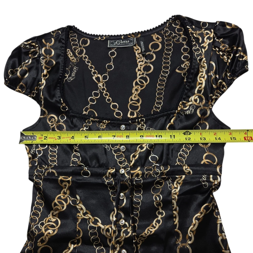 Guess Top Feminino XS Preto Botão para Cima Y2K Corrente Estampa Cetim Manga Curta Falha - Imagem 4 de 4