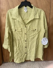 NWT Women’s Size Large Green Shirt by Naïf 