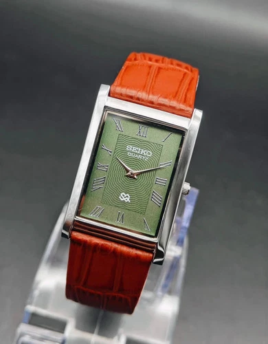 Vintage Seiko Slim  Quartz Men's Wrist Watch-Roman Dial Leather Strap