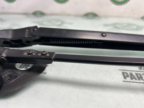 07-17 LEXUS LS460 FRONT RIGHT AND LEFT WINDSHIELD WIPER ARM PAIR SET OEM - Picture 11 of 24