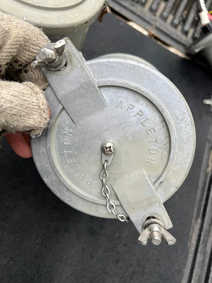 Appleton AR20044RS  200A *4W * 600V * 4P Powertite Receptacle #304688 * Telecom* - Image 4 of 4