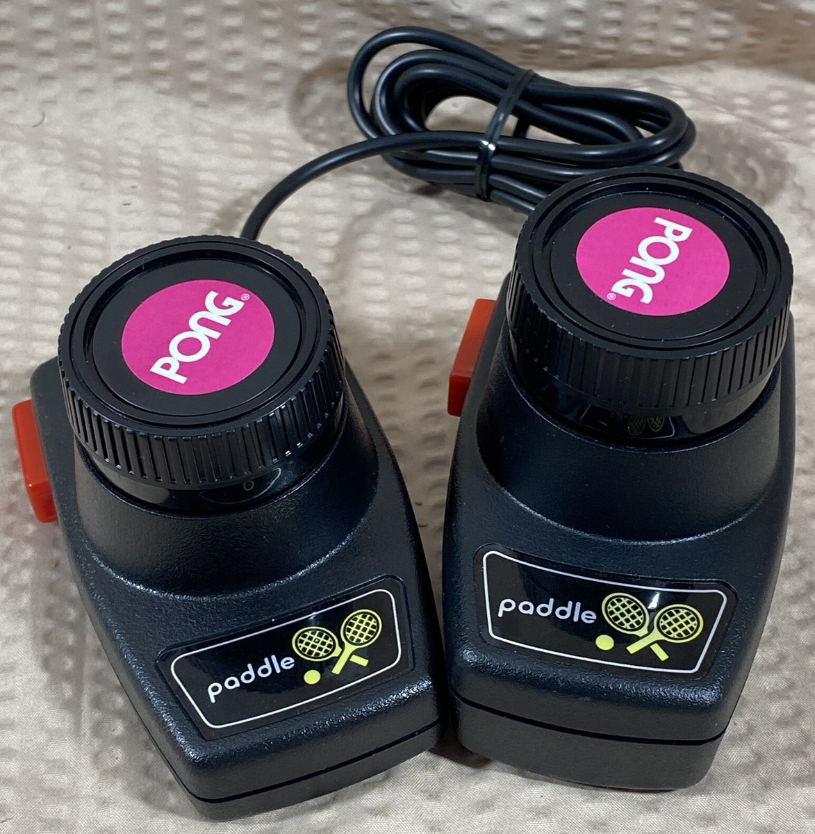 Atari Wireless Pong Paddles ARC300 2.4 GHz Gaming