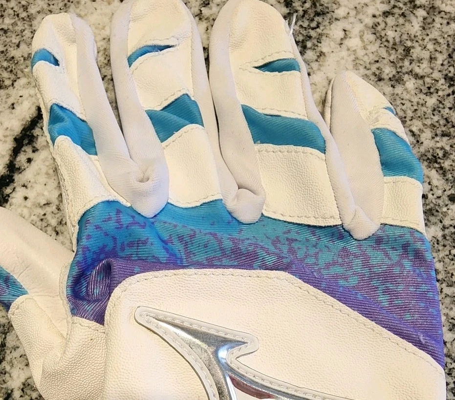 MIZUNO SOFTBALL BATTING GLOVE JENNIE FINCH WOMENS SIZE SMALL RIGHT HAND WHITE  - Image 3 of 4