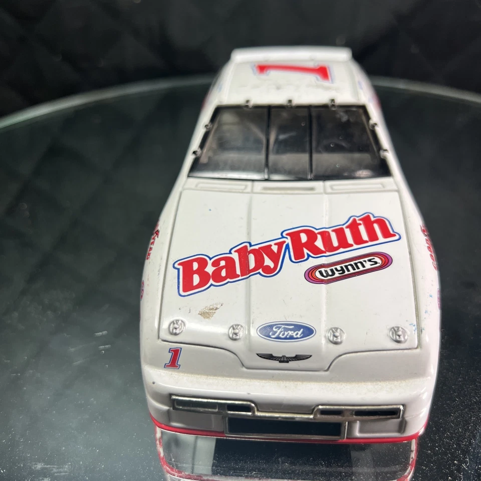 Jeff Gordon #1 Baby Ruth 1992 Ford Thunderbird Limited Edition 1:24 Stock Car - Image 4 of 4