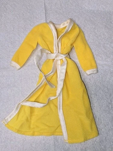 Vintage 1977, Barbie Mattel Doll Yellow Bathrobe, #9623, Untagged