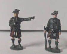 2 Vintage Scottish Infantry Lead Figure Authenticast?