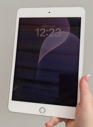 Apple iPad Mini (5th Generation) 64GB, Wi-Fi (Unlocked), 7.9in Screen. White - Picture 10 of 18