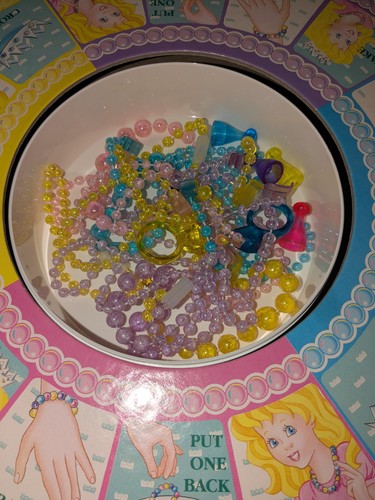Juego de mesa Pretty Pretty Princess vintage 1990 faltan 3 anillos y 1 pulsera - Imagen 10 de 11
