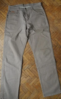 Jean WRANGLER beige marron W33 pour t 42 - Photo 1/4
