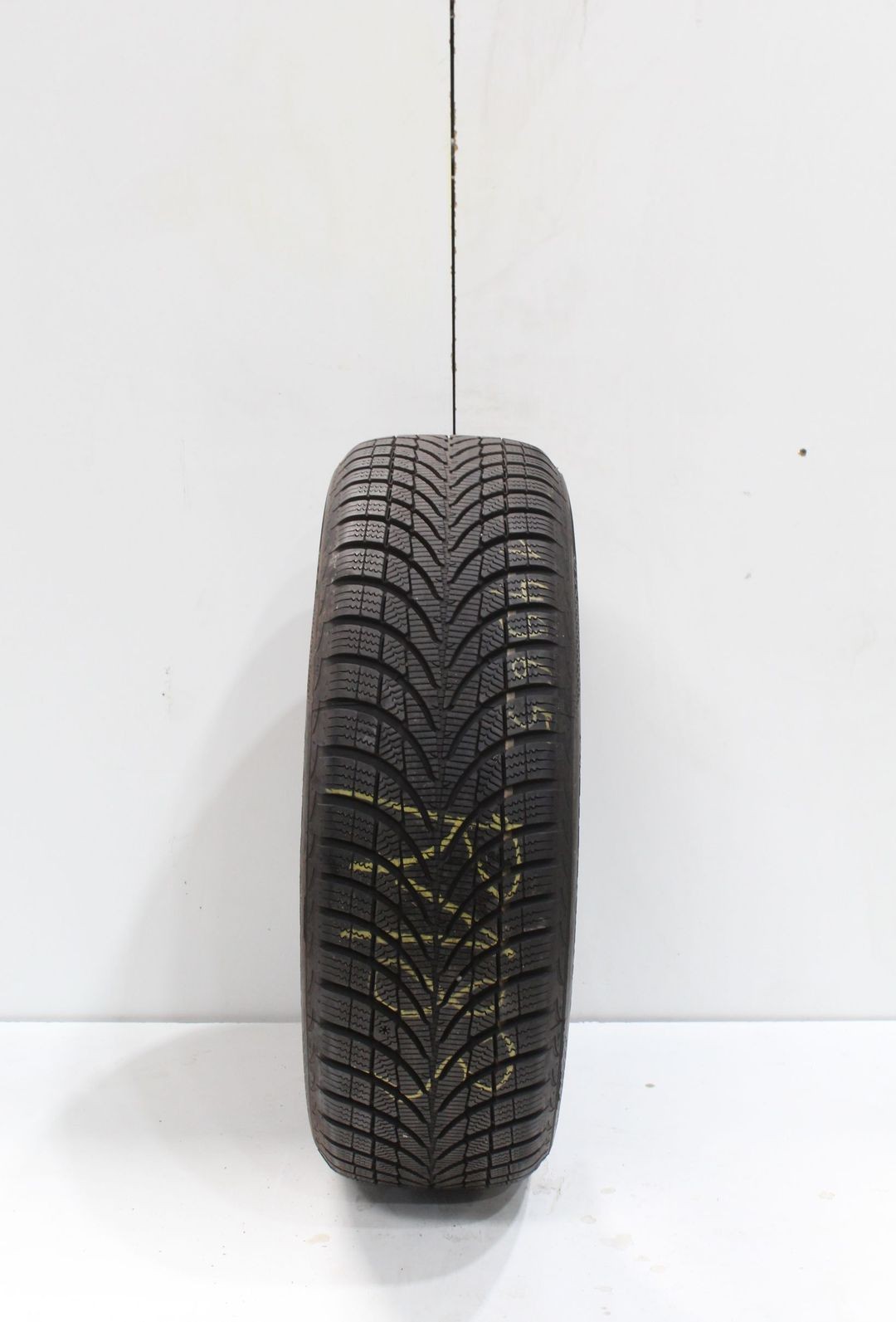 Vredestein Snowtracs 185/60 R16 86H M+S 8mm 29/17 Winter Tires