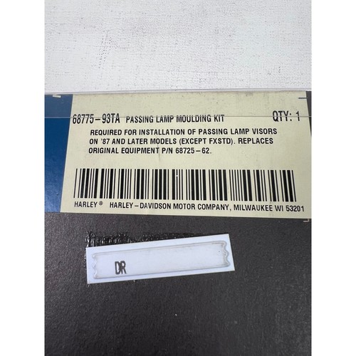 Harley Davidson Passing Lamp Moulding Kit 68775-93TA Visor Installation New - Picture 4 of 6