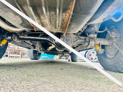 Protector de chasis de aceite en aerosol Lanolina Moto vehículo debajo de la carrocería y el chasis 2500 ml - Imagen 5 de 6