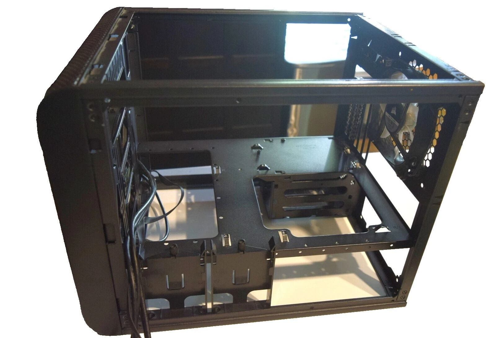 Fundas de acero Thermaltake MicroATX