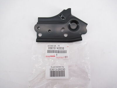 Genuine OEM Toyota Lexus 53813-0R030 Passenger Front Fender Apron