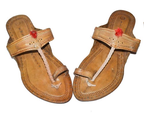 US 8 BUFFALO LEATHER SLIPPERS NATURAL 