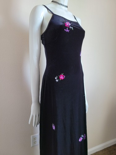 VTG TRUE Y2K Currants Long Black Velvet Maxi Dress sz medium pink purple floral - Picture 2 of 10