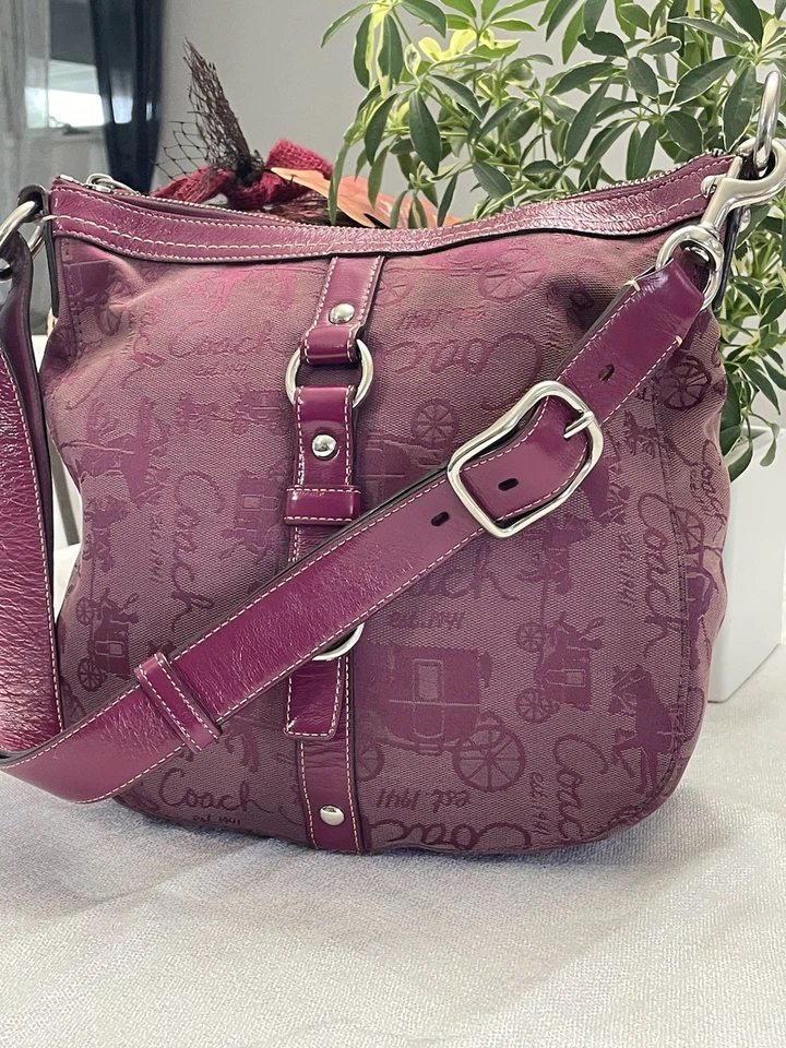 Bolso de Hombro COACH Chelsea Vintage Caballo y Carruaje Púrpura Foto 4 de 4