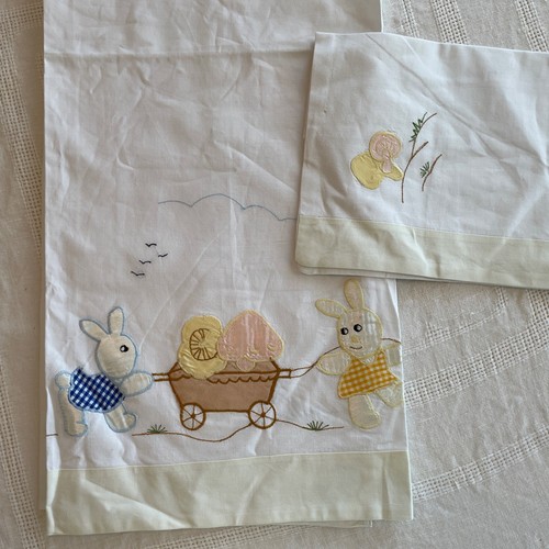 Vtg Baby Appliqué Bunnies & Mushroom Pillowcase, Flat Sheet - 第 1/9 張圖片