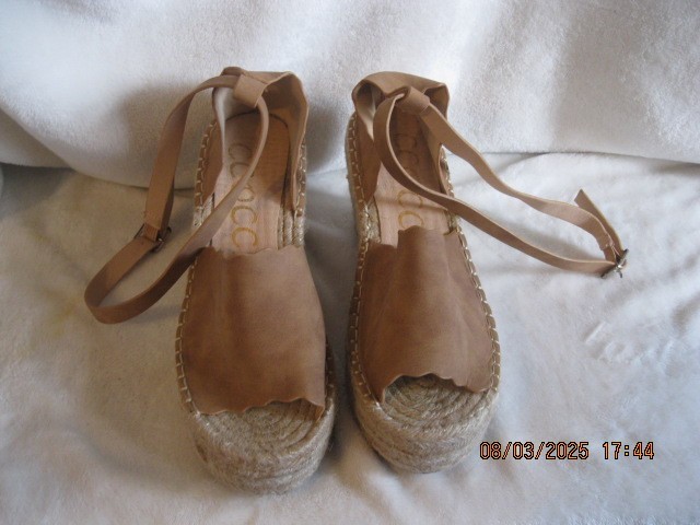 APL Scarpa CCOCCI punta aperta zeppa tacco marrone cinturino alla caviglia misura 8 1 2 ecopelle scamosciata