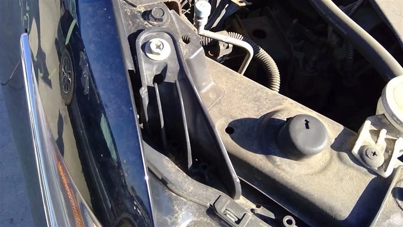 2016 Mitsubishi Outlander Passenger Headlight Halogen Headlamp 8301C980 - Image 3 of 4