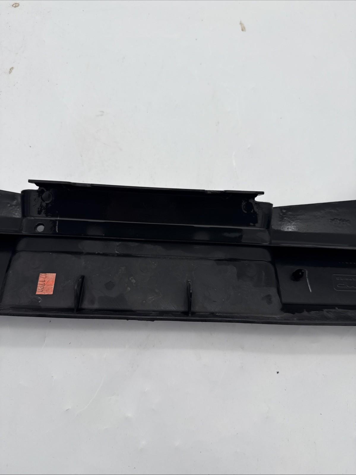 04-13 CHEVROLET CORVETTE C6 XLR FRONT UPPER RADIATOR SUPPORT BRACKET COVER OEM