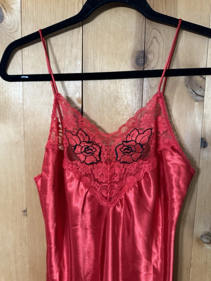Vestido sin cordones lencería vintage Avon Fashions ribete de encaje cuello en V elegante rojo talla XXS Foto 4 de 4